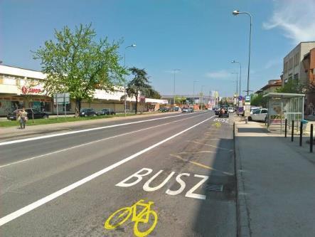 Ez kisebb forgalmú útvonalat is felajánl a kerékpárosoknak alternatívaként az Enikő utca és a Béke téri körforgalom között, ami akár a Főtéren keresztül, a Felső utca irányából is megközelíthető.