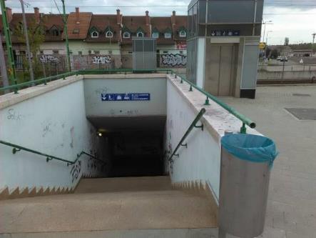 54. ábra Gyalogos aluljáró és üzemen kívüli lift a Diósdi út mentén Érd alsó vasútállomásnál, illetve az aluljáró Érd alsónál.