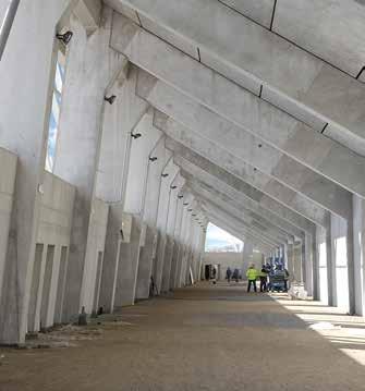 000 m 3 monolit vasbeton felületet tesznek ki. A monolit szerkezetekbe 2.000 tonna betonacél került beépítésre.