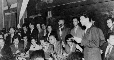 a pártvezetésbe visszakerül számos börtönben ült kommunista, pl. Kádár és Marosán 1955: Petőfi Kör nyilvános viták Hruscsov kérésére Mo rendezi a kapcsolatait Jugoszláviával Rajk L.