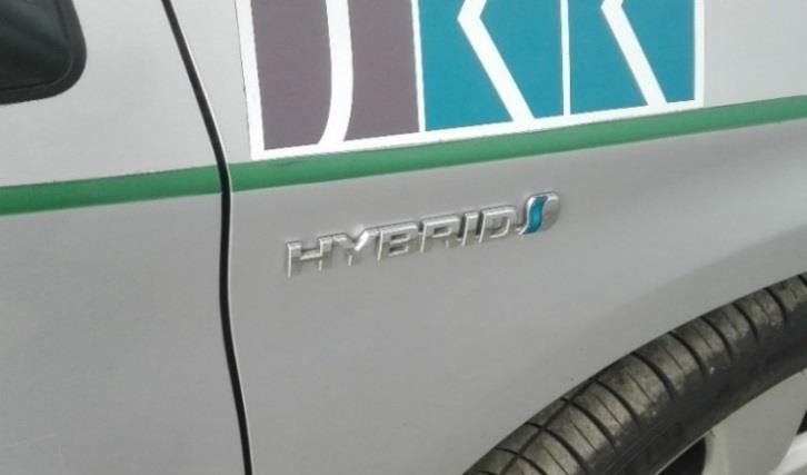 Ezt a párosítást használja a legtöbb autógyártó vállalat, köztük elsősorban a Toyota. A motor beindítása gombnyomásra történik.