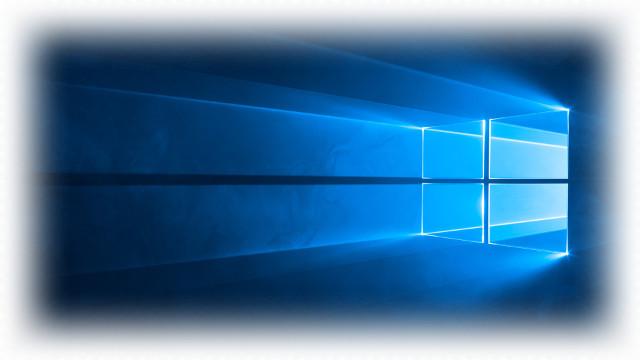 Windows összefoglaló Használt fájlrendszer: NTFS Nem lehet eltávolítható lemezre telepíteni Forráskód: zárt PC-k nagy részén ez fut Szakaszosan fejlődik, mindig