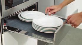 Ne feledkezzen meg a tányérmelegítőkről sem, melyek a funkcionalitáson felül tökéletesítik a designt! Multifunkciós sütő, mely érintésre indul. Csak dőljön hátra és pihenjen!