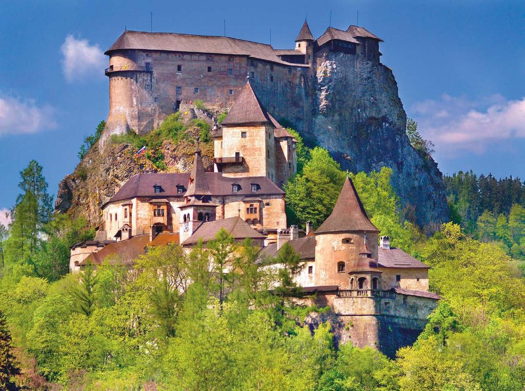 .. Autor: Robert DAVID, Foto: shutterstock, archív Naši hradní duchovia HORORY Z ORAVY Vizuálne najstrašidelnejším hradom je Oravský hrad.