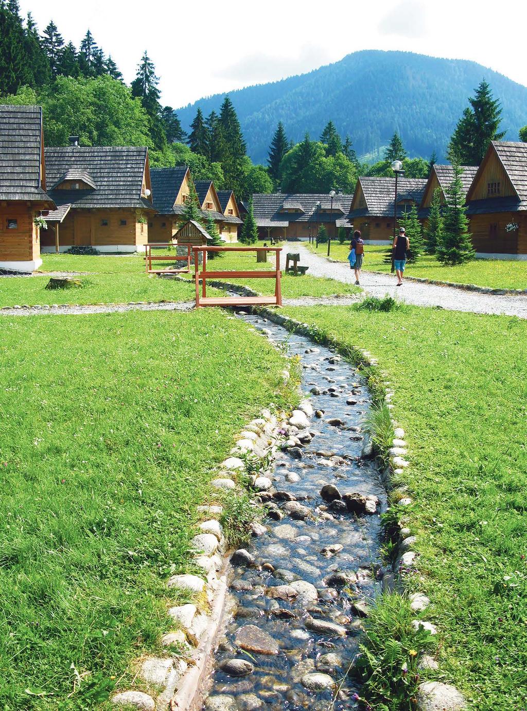 PO SLOVENSKU z ktorého pripomína pohľad z lietadla, vám stačia štyri a pol hodiny.
