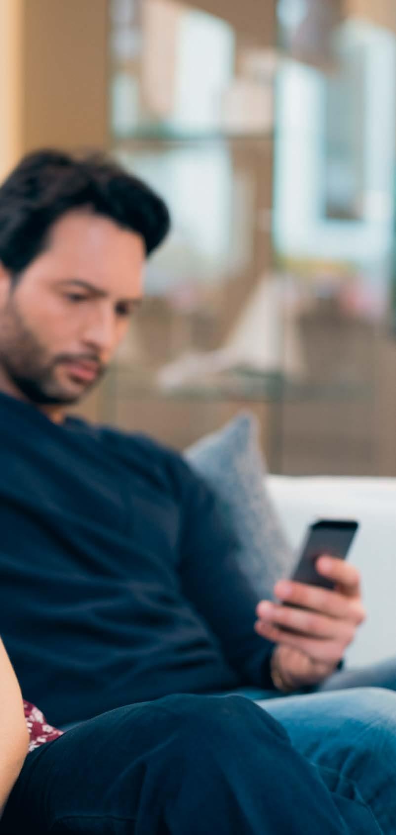 PRÍBEH Vo virtualite sa STAL KRÁĽOM Ak chcete mať doma svätý pokoj, tak radšej držte svojich introvertných manželov ďaleko od čara sociálnych sietí. V opačnom prípade sa to vôbec nemusí skončiť dobre.