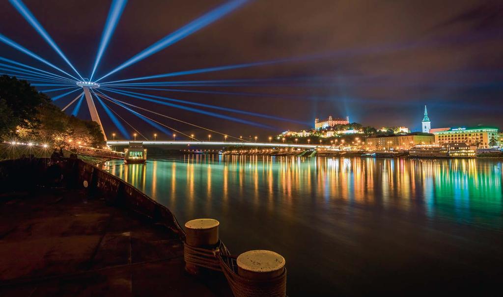 ZA ZÁŽITKAMI DO NOVÝCH ZÁMKOV NA KLOBFEST Ukážka domácej zabíjačky, súťaž vo výrobe klobás, ale najmä ochutnávky tejto voňavej pikantnej špeciality, nie je to dosť dôvodov na to, aby ste si 27.