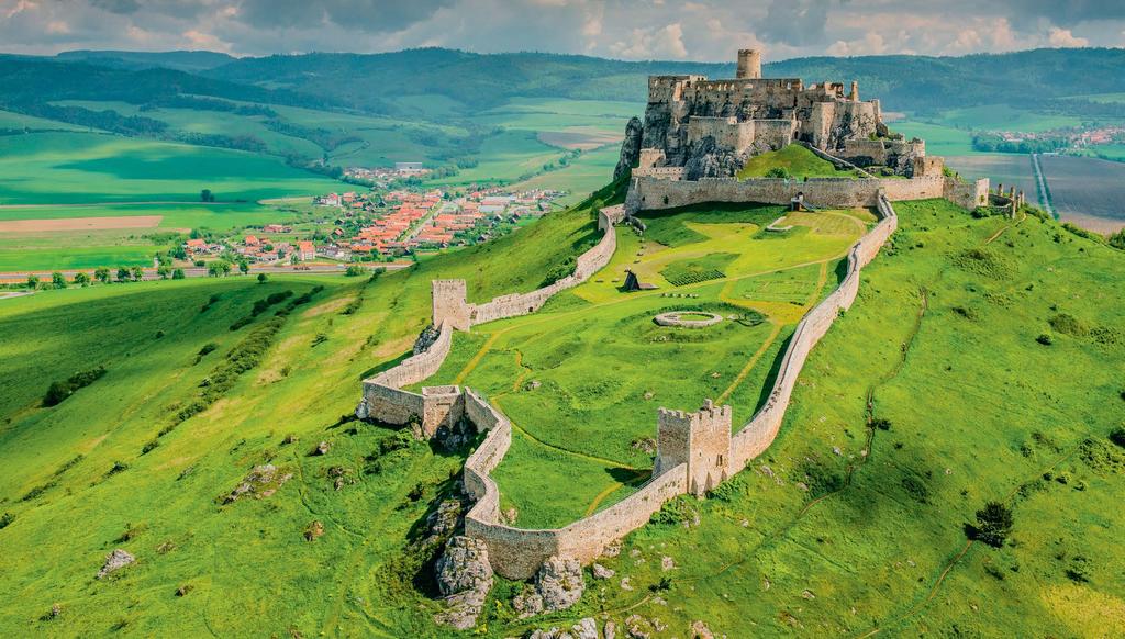 TÉMA TAJOMSTVÁ našich hradov a zámkov Na Slovensku máme viac než 100 zachovalých hradov a zámkov. Pri takmer každej ceste vlakom môžete zazrieť niektorý z nich stačí sa občas pozrieť z okna.