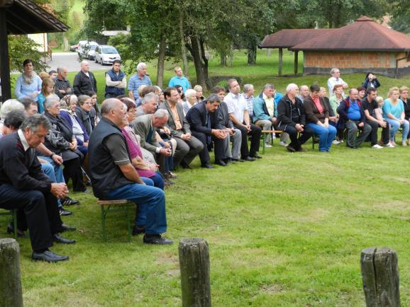 A vizet fogyasztásra, főzésre, mosogatásra használták, és rendszerint fekete korsókban hordták haza. A helyi lányok és legények is a forrásnál találkozgattak.