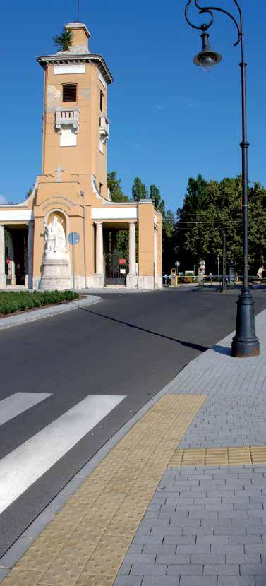 SÜLLYESZTETT SZEGÉLY PÁRIZS VEZETŐ- ÉS TAKTILISKŐ 6, 8 cm