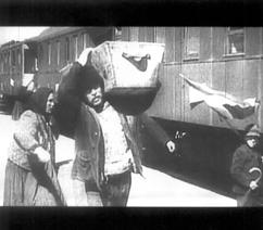 Írország/Ireland 122 perc / minutes 22:00 Premier / Premier 4. blokk Nemzetközi Versenyprogram / Dokumentum filmek / 120 p. International Competition / Document films / 120 min.