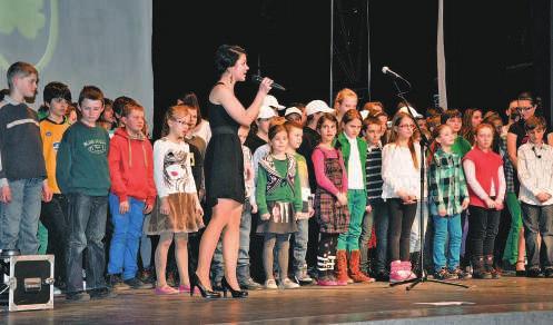 .. Úspechy žiakov i príklady osobností oduševňujú Okrem utužovania pozitívnych vzájomných vzťahov sú pre našu školu príznačné aj úspechy žiakov.