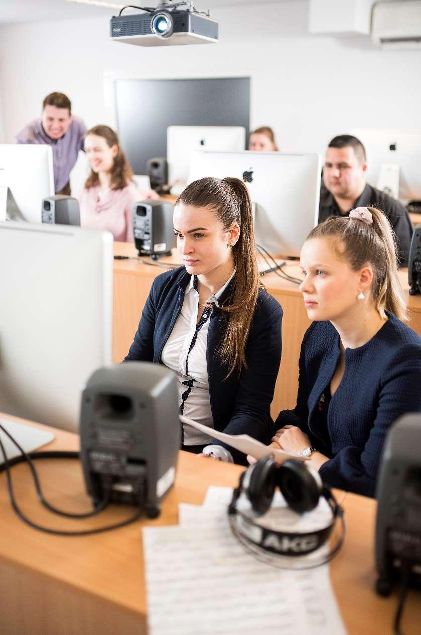 KÉPZÉSI SZERKEZET MEGHIRDETETT KÉPZÉSEK 4 felsőoktatási szakképzés 21 alapképzési szak