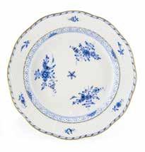 244. TÁNYÉR / PLATE Herend, 1884-1899 közötti jelzéssel, festett, aranyozott porcelán, a királyi tisztikar számára tervezett készletből, javított Herend, between 1884-1899, painted,