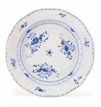 KANNA / POT Herend, 1940, festett, aranyozott porcelán, sérült Herend, 1940, painted, gilded porcelain, m: 16 cm 248.