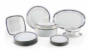 TÁNYÉR SZETT / PLATE SET Herend, 1920-1930 körül, festett, aranyozott porcelán, kopott, 1 db lapostányér, 1 db mélytányér, 1 db süteményes tányér Herend, between 1920-1930, painted,