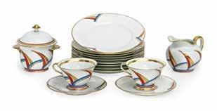 Tettau, 1957-től használt jelzéssel, Konstanz duplajelzés, festett, aranyozott porcelán, 1 db cukortartó, 1 db kiöntő, 2 db csésze aljjal, 9 db tányér, sérült German, around 1950, stamps: Selb