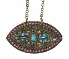 turqouise inset, 5 senses symbols on locking plate, ornamental pattern, with short chain 8,5*8,5 cm 324. AMULETT / AMULET Tibet, 19.