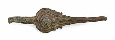 360. DÍSZELEM / DECORATION PIECE India, 19. század, vas India, 19th century, iron m: 17 cm 361. SZTÚPA / STUPA India, 19.