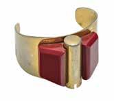 GYŰRŰ / RING francia, 1930 körül, ezüstözött fém, díszkövekkel French, around 1930, silvered metal, with stone insets h: 2,5 cm 493.