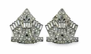GYŰRŰ / RING francia, 1930 körül, ezüst műanyag és üveg berakással French, around 1930, silver with plastic and glass insets h: 3 cm 16 000 Ft 50 512.