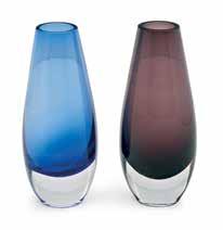 643. VÁZA / VASE Európa, 20. század, fújt színtelen üveg Europe, 20th century, blown colourless glass m: 8 cm 644. PARFÜMÖS ÜVEG / PERFUME BOTTLE francia, 20.