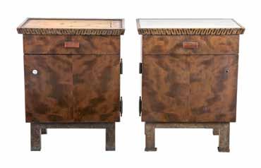 ÉJJELISZEKRÉNY PÁR / BEDSIDE TABLE PAIR osztrák, 1850 körül, fenyőfa alapon diófa borítással, apró