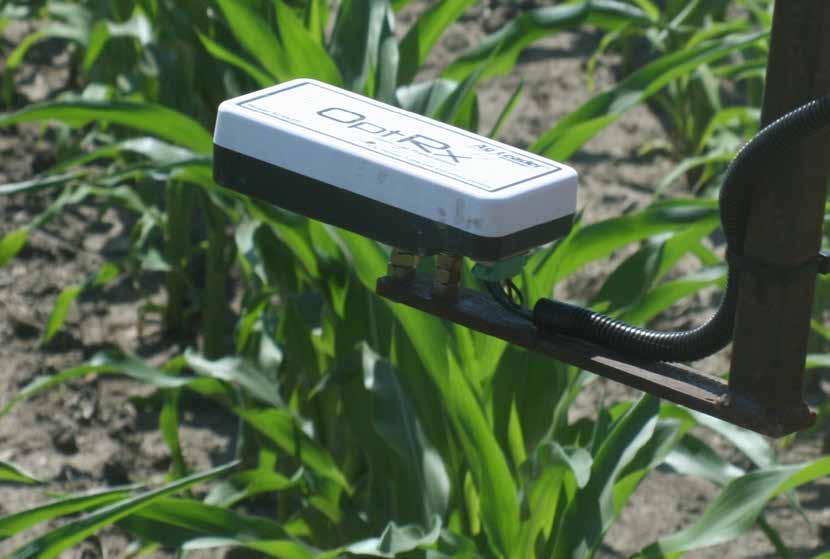Az OptRx szenzor változó mennyiségű kijuttatásra képes már menet közben is. Felméri a növény állapotát és azonnal a megfelelő mennyiségű nitrogént jutattja ki.