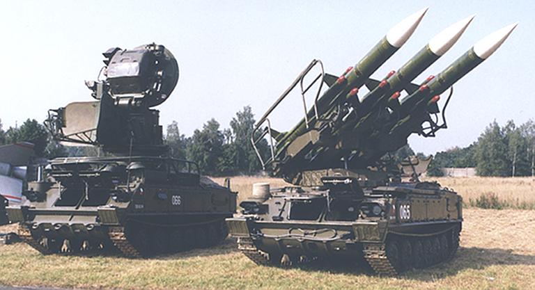 félaktív radarirányítású légvédelmi rakéta. Elsősorban alacsonyan repülő célok ellen alkalmazható. Az 1s91 radar állomás tűzvezető radarja 55-65 kilométerig képes a célfelderítésre és célkövetésre.