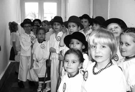 2017. ÁPRILIS HÍRMONDÓ Meghívó 5 A BAKONYSZOMBATHELYI BENEDEK ELEK ÓVODA SZÜLŐI SZERVEZETE (hagyomány teremtés reményében), 2017.