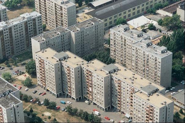 kwh/m 2 /év A TÁVHŐ LEGGYENGÉBB LÁNCSZEME, A SZEKUNDER (FELHASZNÁLÓI) OLDAL Elégtelen hővédelem,