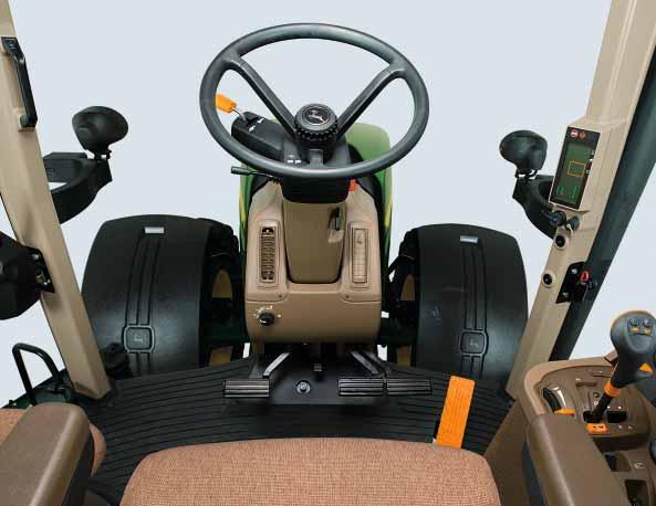 Fülke és komfort Tapasztalja meg a páratlan kényelmet nyújtó 7030-as traktor fülkét. A CommandView fülke térérzete és komfortja kiemelkedő.
