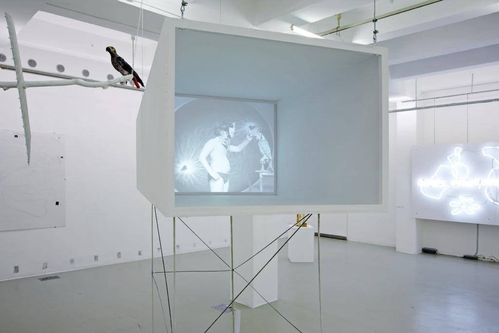 This central idea, this guiding Komoróczky Tamás Minden eszik, minden megétetik című kiállítása, Trafó Galéria, 2012 Гeo ргий Ива нович, avagy ismertebb nevén G. I.