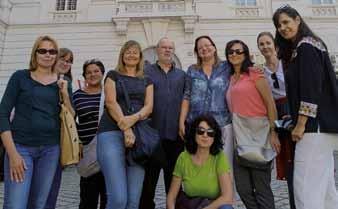 semináre a workshopy o témach týkajúcich sa vzdelávania a spoločenských vied. Takisto vydáva odborné publikácie a učebnice.
