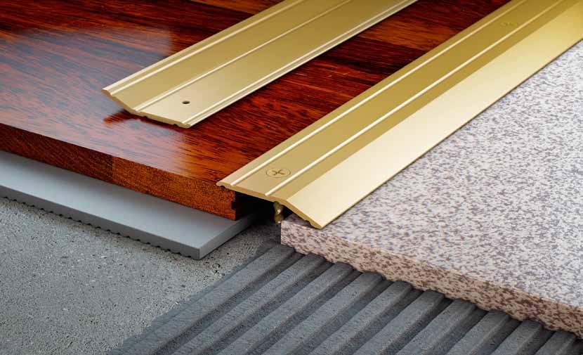 S06 S07 30 mm 28 mm Klasszikus padló küszöbprofil, elfedi a padló összeillesztését. Natúr alumínium, eloxált, arany színben, valamint fautánzatú fóliával kezelt változatban is kapható.