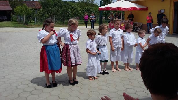 április 12-én az Árgyélus és Dombvidék gyermektánccsoport Lendván mutatkozott be a Marko skače címmel rendezett iskolai néptánccsoportok területi találkozóján.