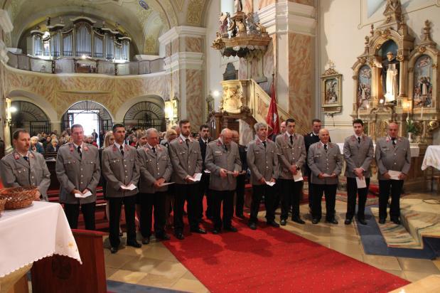 Po jutranjem sprejemu nam je predsednik PGD, Lajos Bozzai, razkazal obnovljen gasilski dom in tam urejen gasilski muzej, ogledali pa smo si tudi orodjarno in nedolgo nazaj kupljeno cisterno.