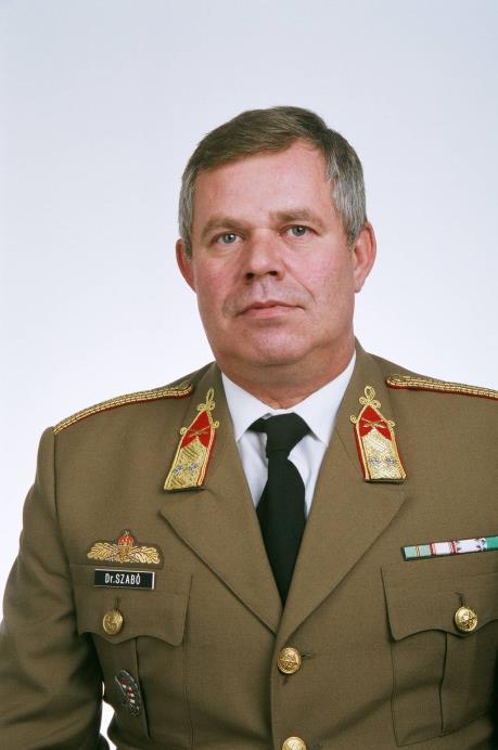 TÜZÉR SZAKCSOPORT DR. SZABÓ TIBOR ALEZREDES Elérhetőség: Mobiltelefon: +36 70 505 1943 HM vezetékes: 02 2 29126 (29137) e-mail: szabo.tibor@uni-nke.hu Személyes adatok: Születési idő: 1958. 03. 31.
