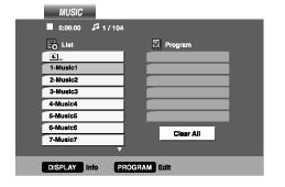 Audio CD Amint Audio CD-t helyez be, a TV képernyõn egy menü jelenik meg. Zeneszám kiválasztásához nyomja meg a / gombot, majd indítsa el a lejátszást a PLAY vagy az OK gomb megnyomásával!