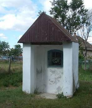 építészeti érték Védendő elemek Épület egésze 2. Kápolna 1887. 2000.