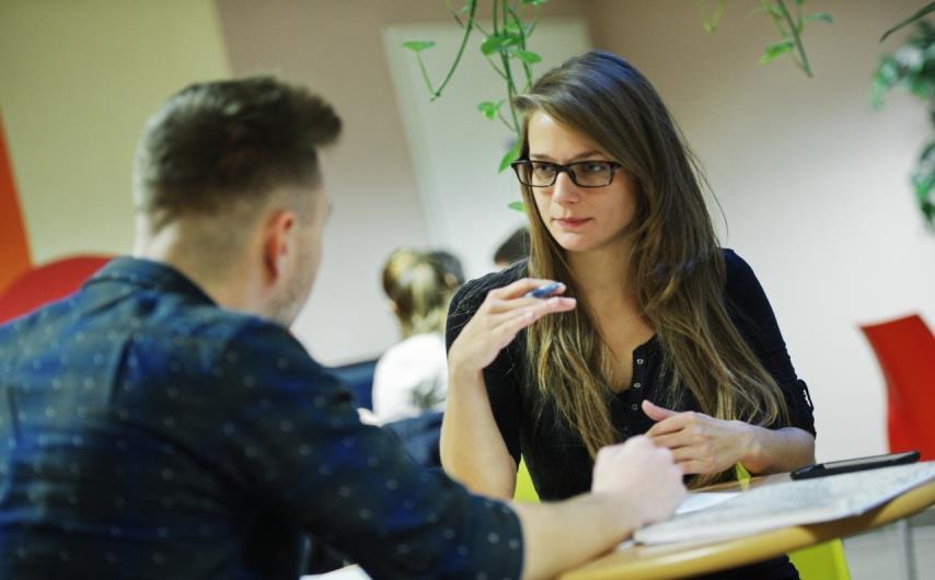 A NEMZETKÖZI GAZDÁLKODÁS SZAKNYELVI TANSZÉK FELÉPÍTÉSE Nemzetközi Gazdálkodás Szaknyelvi Tanszék Angol Tanszéki Osztály Német Tanszéki Osztály Neolatin Tanszé- ki Osztály Keleti Nyelvek, Orosz,