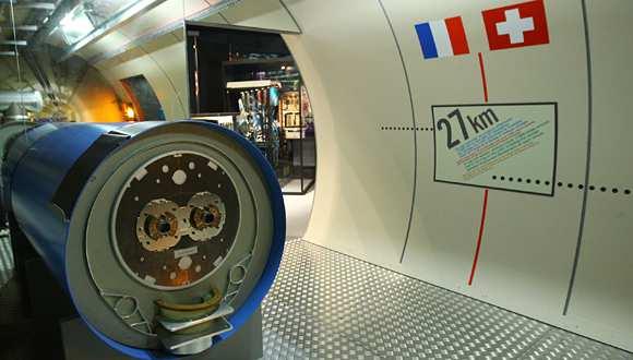 LHC eltérítő-mágnese: keresztmetszet Két 27 km-es részecskegyorsító gyűrű
