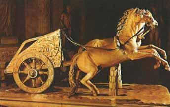 ÉRDEKES - HASZNOS KOCSIVERSENY (FOGATHAJTÁS) EGYKOR Az Egyiptomból származó források szerint Kr.e. 1200-ban már versenyeket rendeztek. Kocsi-viadalokon a Homérosz görög hôsei is részt vettek.