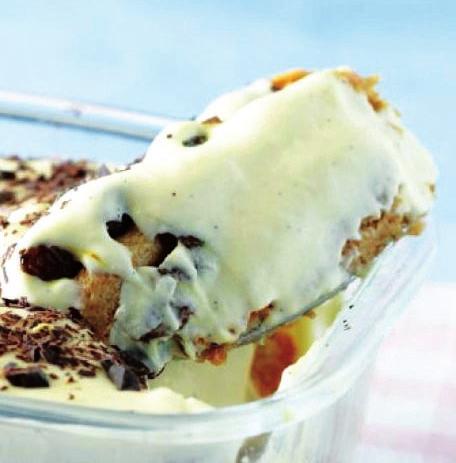 Rumos-mazsolás tiramisu Igazi olasz különlegesség 10 dkg mazsola 1.2 dl rum (sötét) 6 db tojássárgája 10 dkg cukor 50 dkg mascarpone 1.