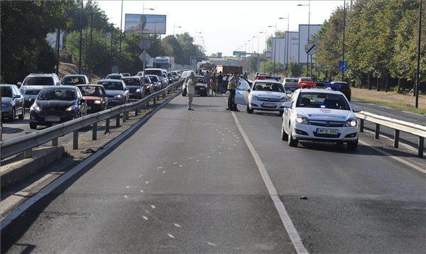 során Megvalósítás időpontja kérdéses A gyorsforgalmi út felújítása