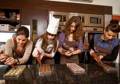A Chefparade Csoki és Süti műhely tanfolyamain olyan ínyenc finomságok elkészítését sajátíthatja el, melyeknek ízlelésekor megremeg a földi halandó lába.