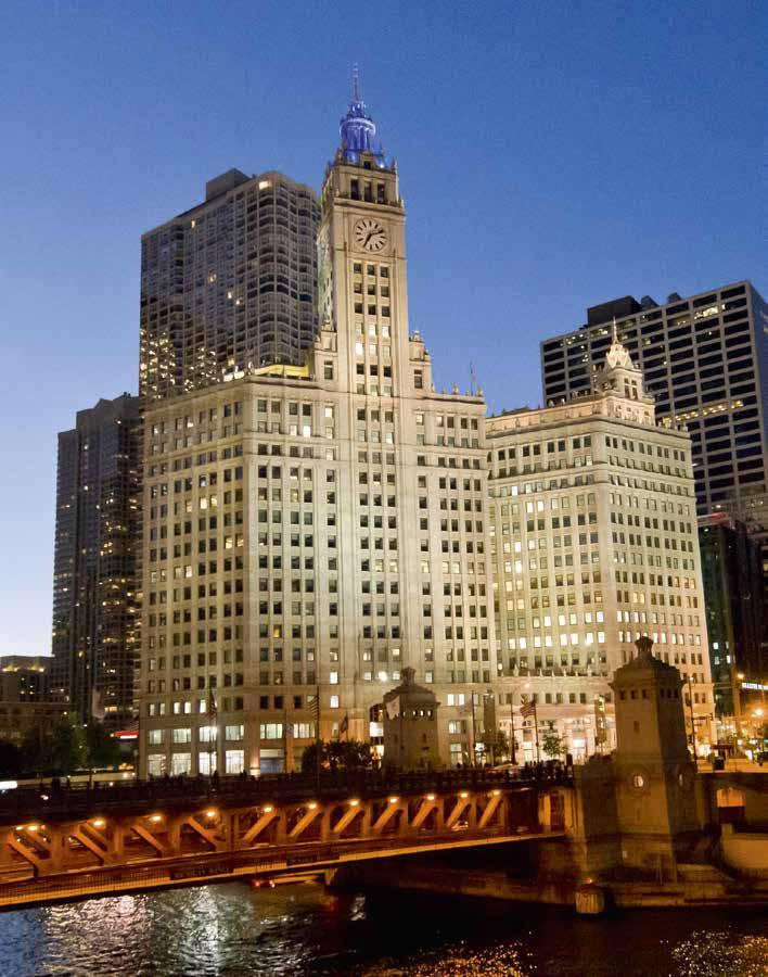 The Wrigley Building A Michigan Avenue és a Chicago folyó találkozásának északnyugati sarkán található háromszög alakú telken álló Wrigley Building a város látképének jellegzetes része már több mint