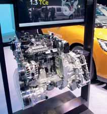 A motor szárazkarteres, duplaturbós, DOHC-vezérlésű, 5,0 literes, V8-as.
