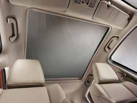 Elektromosan állítható, fűthető, behajtható külső tükrök Tolatásnál automatikusan lebillenő utasoldali külső tükör Parkolóradar (elöl és hátul) Kulcsnélküli ajtónyitás és indítás Állítható magasságú