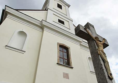 Államalapításunk ezredik évfordulójához kapcsolódóan, 2001-ben, a község északi részén kápolna épült, melyet Kisboldogasszony tiszteletére szenteltek fel. Dorog felé haladva érünk el Csolnokra.